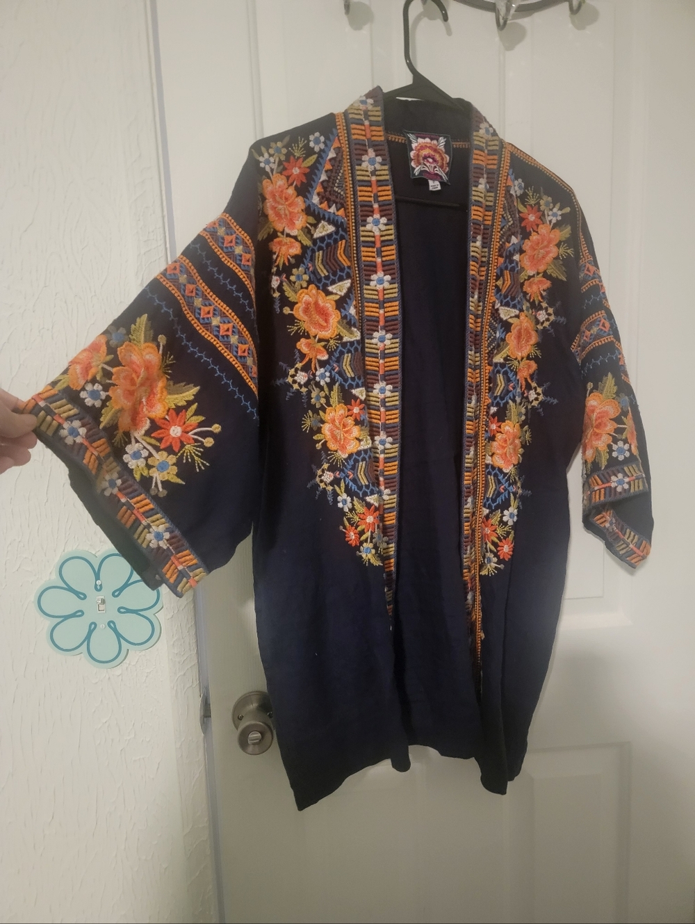 Johnny Was Sentrie floral embroidered navy linen kimono, size large